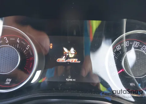 2015 Dodge Challenger R/T Scat Pack z USA, uszkodzony, nr VIN 2C3CDZFJ4FH822119